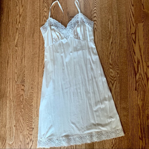 Briar Creek Other - Vintage Briar Creek Full Nude Slip Size 34B